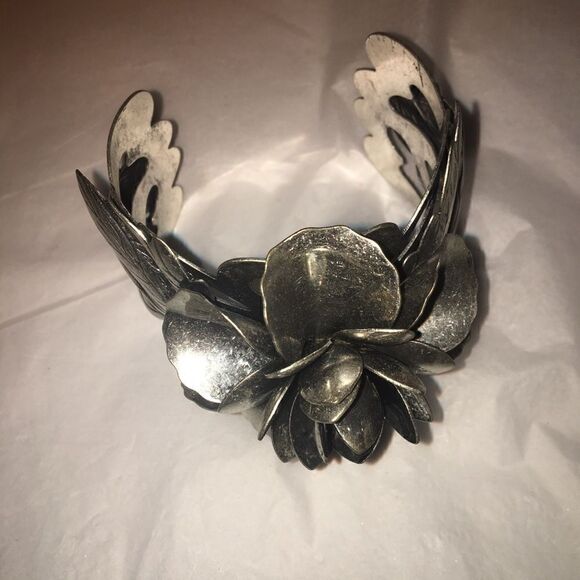 ROSE cuff - Picture 4 of 6